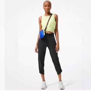 ☑️Lululemon Beyond the Studio Crop Sz 4 Blue